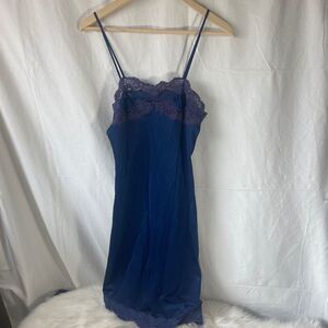 Tom Bezduda For Barad Vintage Blue Lace Trim Chemise